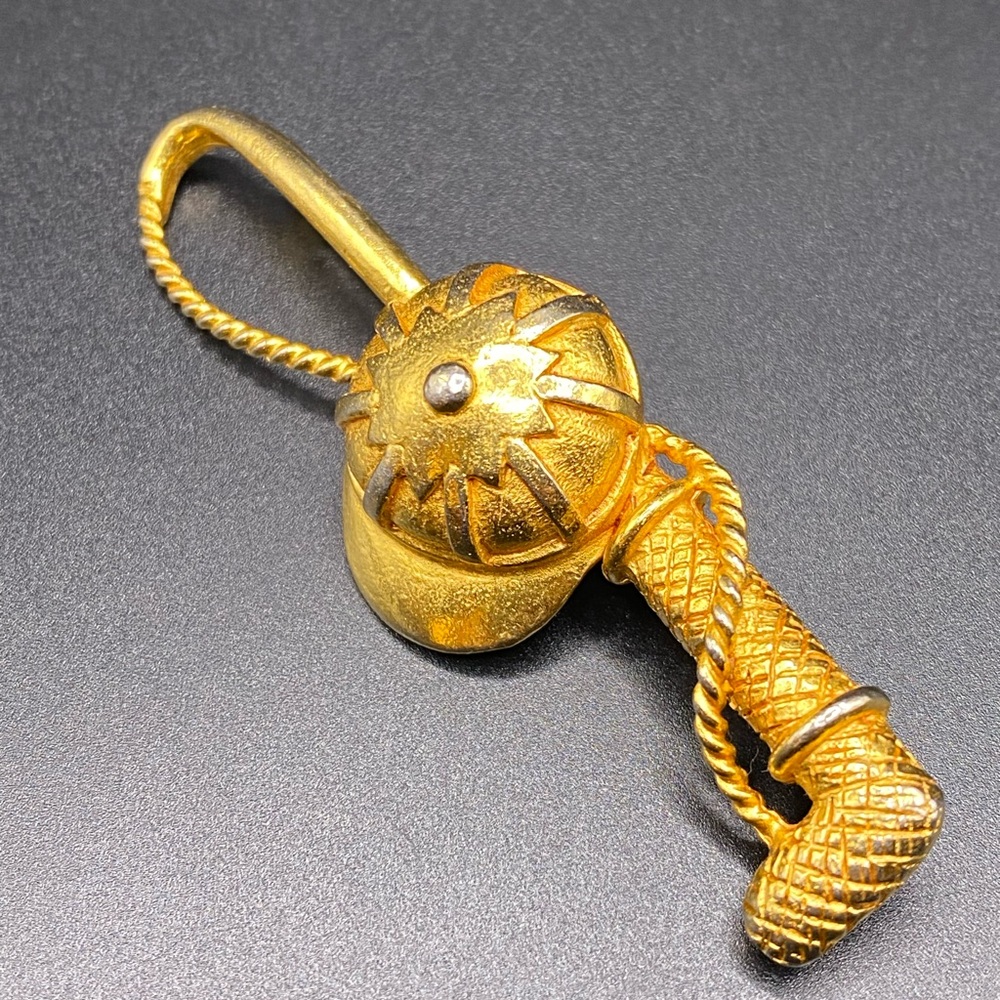 Maeve Carr New York GoldTone Equestrian Jockey Riding Crop & Cap Brooch